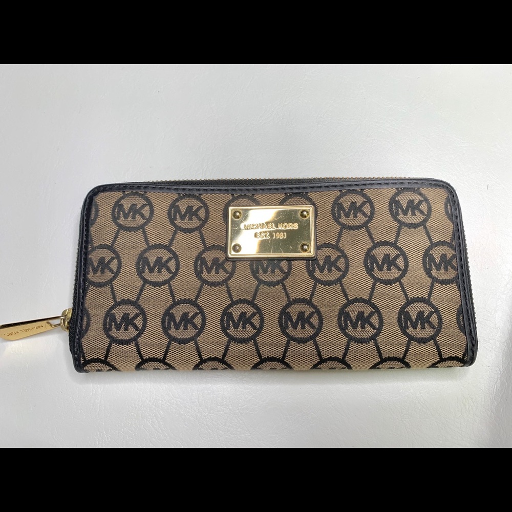 Black Michael Kors Logo Wallet